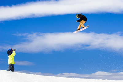 Aug. 20, 2015 - Perisher Valley, NSW, Australia - Snowboarders enjoy the beautiful conditions at Perisher ski resort in New South Wales, Australia. (Credit Image: © Rohan Thomson/Fairfax Media via ZUMA Press)