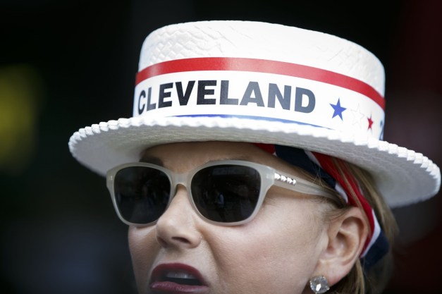 BN-OZ885_boater_M_20160720111853