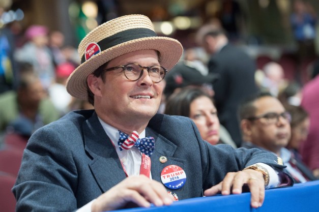 BN-OZ887_boater_M_20160720111853