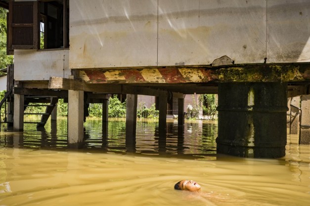 bn-qb544_093016_m_20160930155811