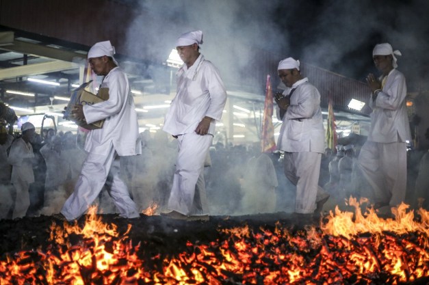 bn-qe423_1010po_m_20161009233928