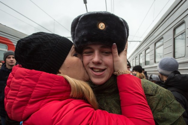 bn-qm659_102716_m_20161027161813