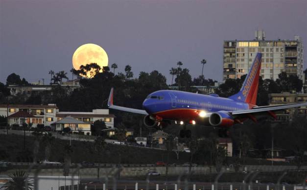 ss-161114-supermoon-jpo-02_b7b3928e3507ab470c49ca2a277af3e4-nbcnews-ux-1024-900