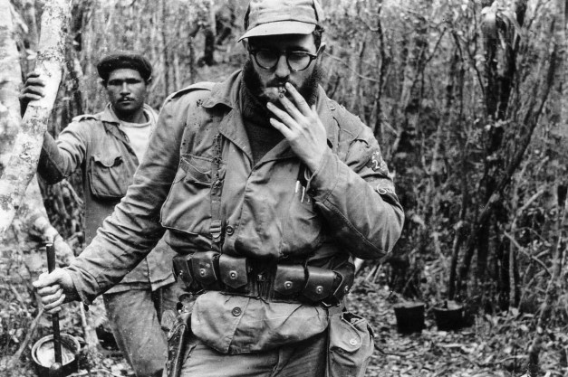 bn-qy552_fidel__m_20161126075116