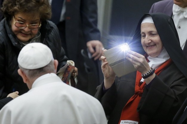 bn-rp099_011117_m_20170111132819