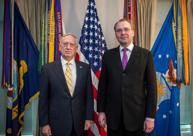 Finnish Defense Minister Jussi Niinisto Visits the Pentagon