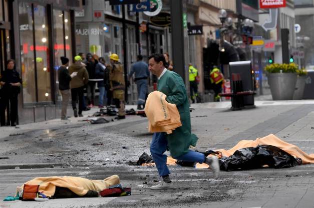 170704-stockholm-attack-1117a-rs_b773557f16ec97061b189f13bd5fc888.nbcnews-ux-2880-1000